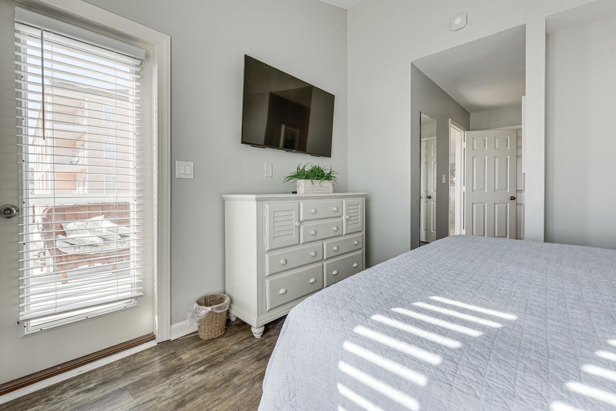 Sunny Seaside Condo With View - Walk To Beach Myrtle Beach Exteriör bild