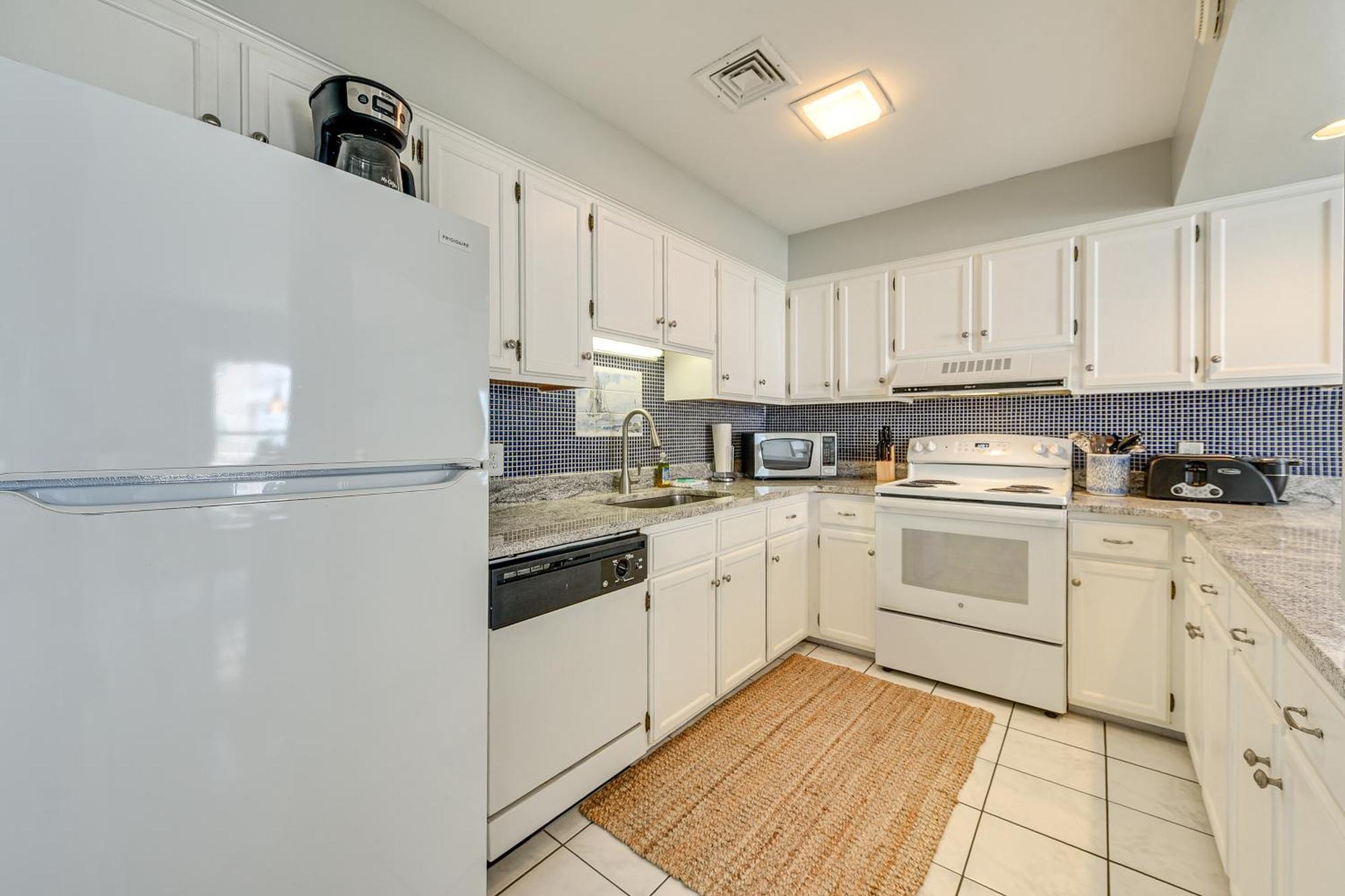 Sunny Seaside Condo With View - Walk To Beach Myrtle Beach Exteriör bild